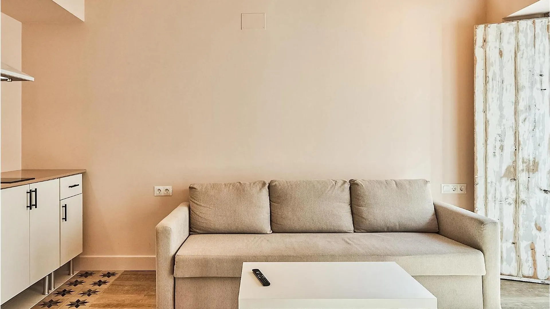 Awesome Apartment In Cdiz With Kitchen Καντίζ